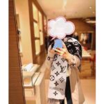 Louis Vuitton LV Unisex Essential Scarf Black Wool Contrasting Monogram Motif Signature - immagine 9