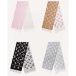 Louis Vuitton LV Unisex Essential Scarf Black Wool Contrasting Monogram Motif Signature - immagine 10