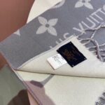 Louis Vuitton LV Unisex Essential Scarf Grey Wool Jacquard Weave Monogram Pattern - immagine 7