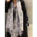 Louis Vuitton LV Unisex Essential Scarf Grey Wool Jacquard Weave Monogram Pattern - immagine 9