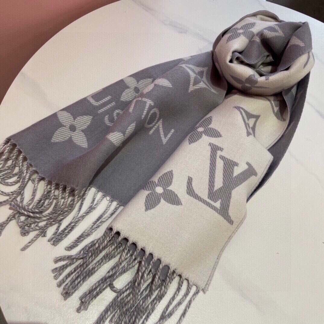 Louis Vuitton LV Essential Scarf