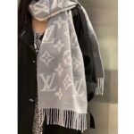 Louis Vuitton LV Unisex Essential Scarf Grey Wool Jacquard Weave Monogram Pattern - immagine 10