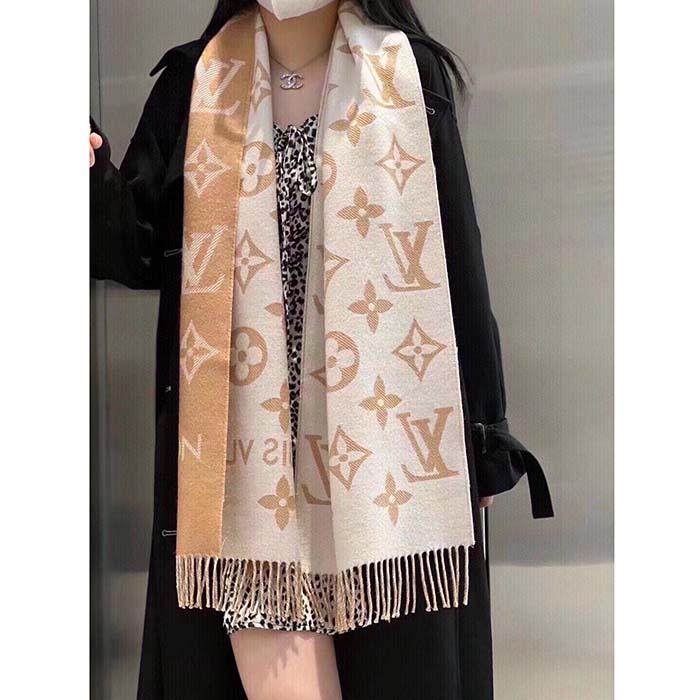 Louis Vuitton LV Essential Scarf Hazelnut Wool