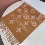 Louis Vuitton LV Unisex Essential Scarf Sandy Wool Contrasting Monogram Motif Signature - immagine 3