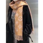 Louis Vuitton LV Unisex Essential Scarf Sandy Wool Contrasting Monogram Motif Signature - immagine 9