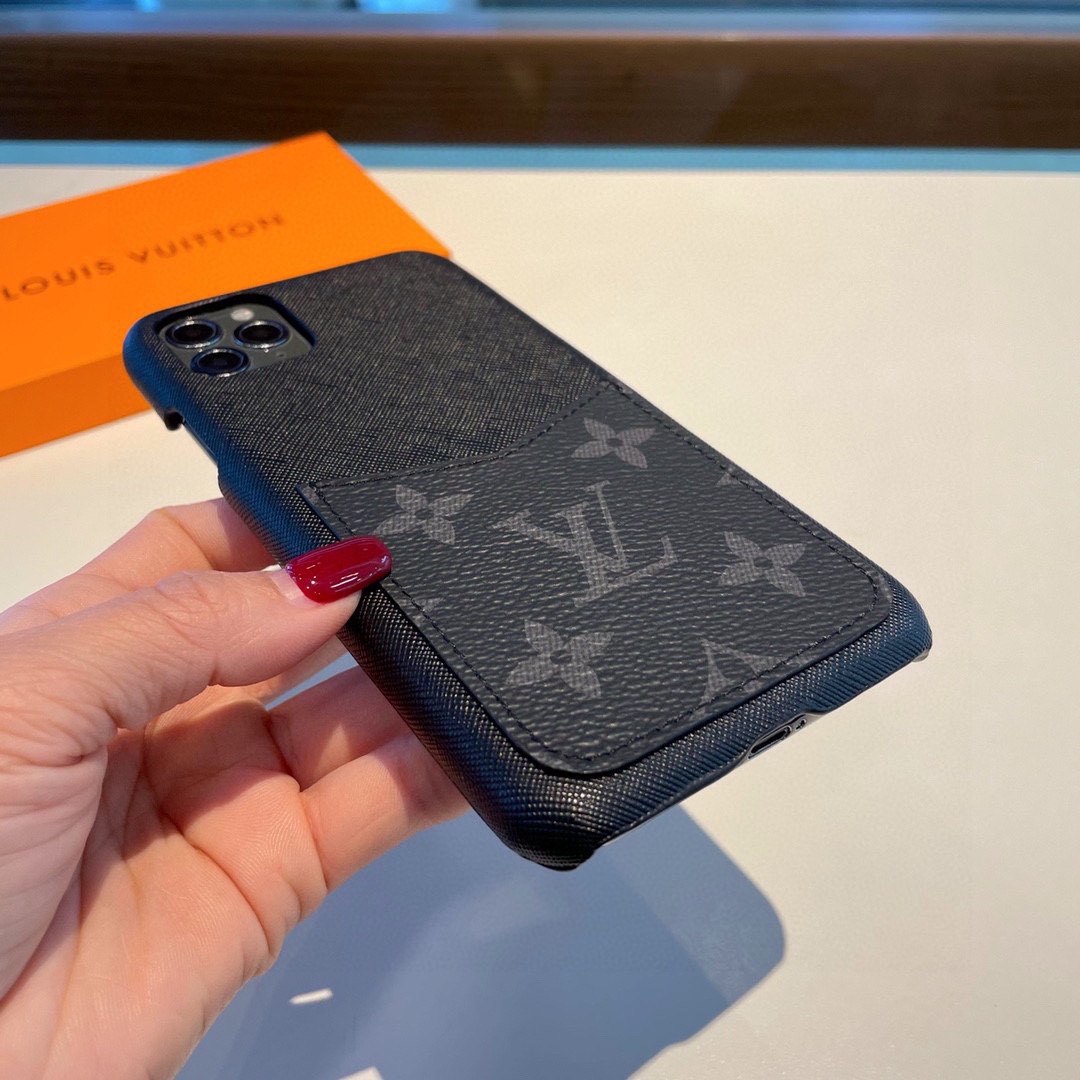 Louis Vuitton Monogram Canvas Calfskin Pro Max Bumper iPhone 11 Case ( –  LuxeDH