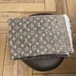 Louis Vuitton LV Unisex Monogram Jacquard Denim Shawl Gray Cotton Wool Silk – Bild 4