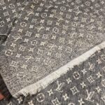 Louis Vuitton LV Unisex Monogram Jacquard Denim Shawl Gray Cotton Wool Silk – Bild 6