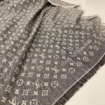 Louis Vuitton LV Unisex Monogram Jacquard Denim Shawl Gray Cotton Wool Silk – Bild 8