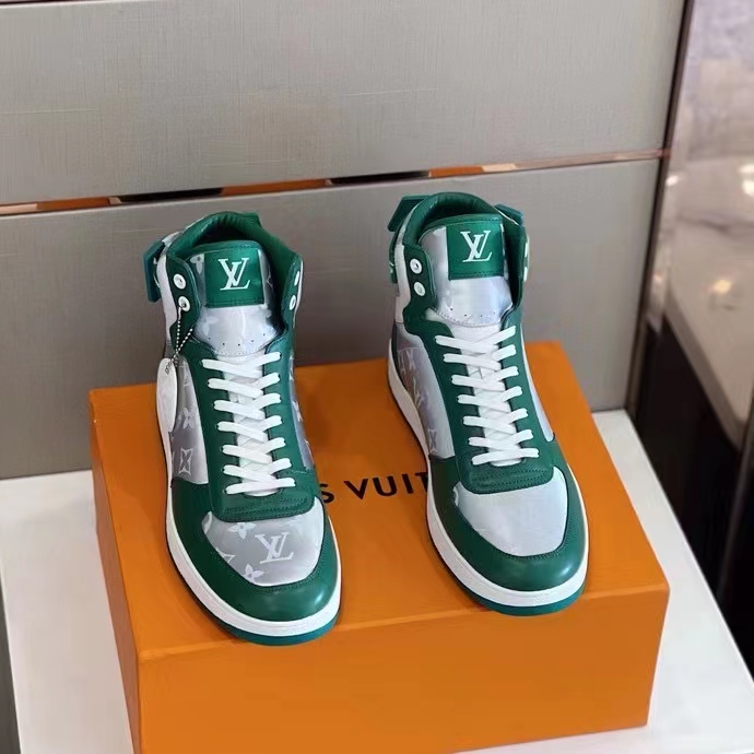 Louis Vuitton LV Rivoli sneakers new Green ref.793453 - Joli Closet