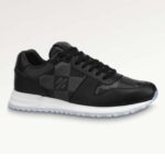 Louis Vuitton LV Unisex Run Away Sneaker Svart Maxi Damier Präglad Narvkalv