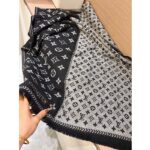 Louis Vuitton LV Unisex Simply LV Scarf Black Fringed Finish Contrasting Monogram Motif - immagine 7