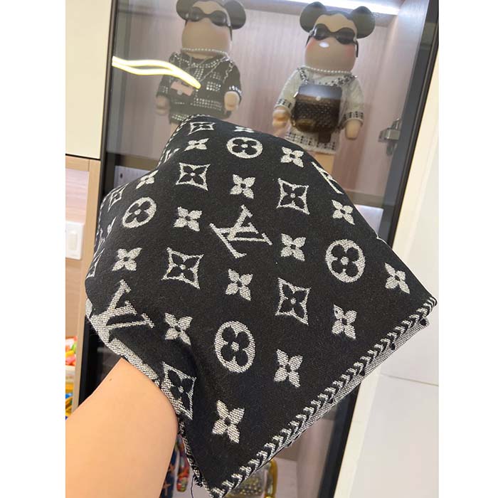 Louis Vuitton LV Unisex Simply LV Scarf Black Fringed Finish Contrasting  Monogram Motif - LULUX