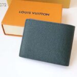 Louis Vuitton LV Unisex Slender Wallet Embossed Taiga Leather Epicea Glacier Cowhide - immagine 2