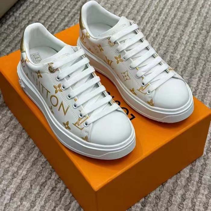 Louis Vuitton Time Out Sneaker Gold. Size 42.0