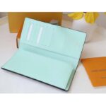 Louis Vuitton LV Unisex Vertical Wallet Galet Beige Aquamarine Blue Taurillon Cowhide Leather - immagine 5