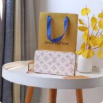 Louis Vuitton LV Unisex Zippy Wallet Beige Monogram Coated Canvas Calf Leather - immagine 5