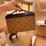 Louis Vuitton LV Women Book Chain Wallet Brown Monogram Reverse Coated Canvas Cowhide - immagine 9
