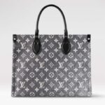 Sac fourre-tout Louis Vuitton LV OnTheGo MM pour femme en denim gris et textile jacquard