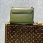 Louis Vuitton LV Women Twist MM Handbag Kaki Quartz White Epi Grained Cowhide - Bild 4