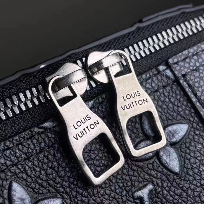 Louis Vuitton City Keepall in black leather ref.404485 - Joli Closet