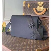 Louis Vuitton Unisex LV Aerogram Takeoff Messenger Black Grained Calf Leather (5)