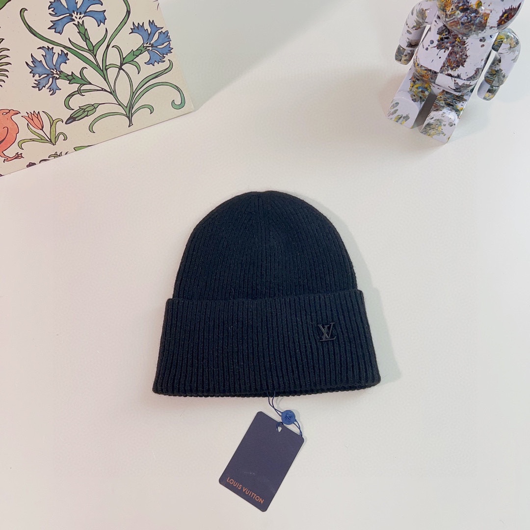 Beanie Louis Vuitton Black size Not specified International in Not  specified - 25251244