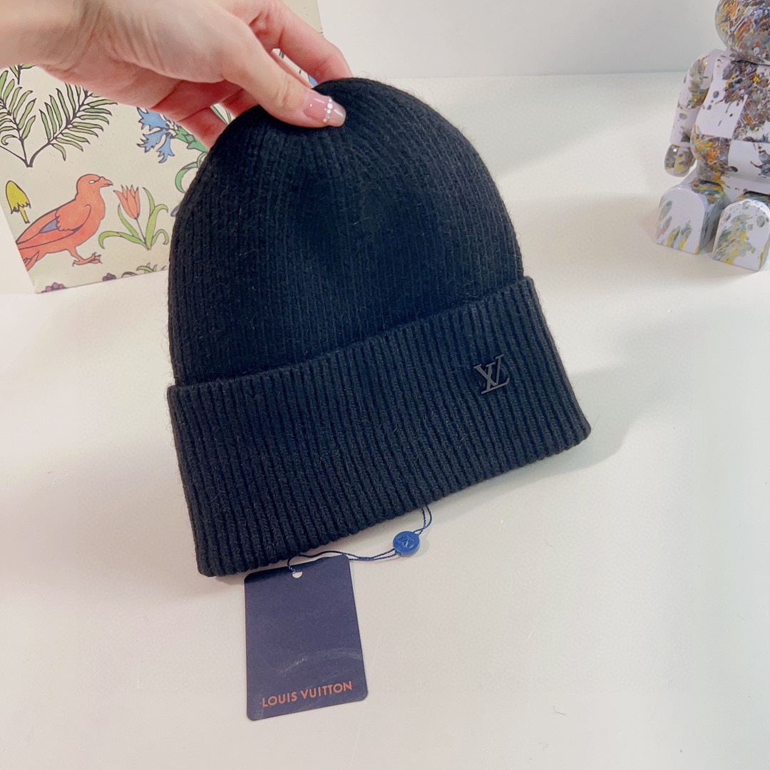 Louis Vuitton LV Ahead Beanie, Black, Free