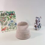 Louis Vuitton Unisex LV Ahead Beanie One Size Crème Beige Cashmere Enamel Initials - Bild 8