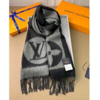 Louis Vuitton Unisex LV Cardiff Scarf Two-Tone Monogram Flower (1)