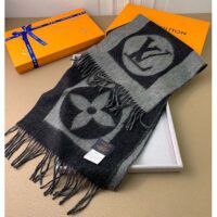 Louis Vuitton Unisex LV Cardiff Scarf Two-Tone Monogram Flower (1)