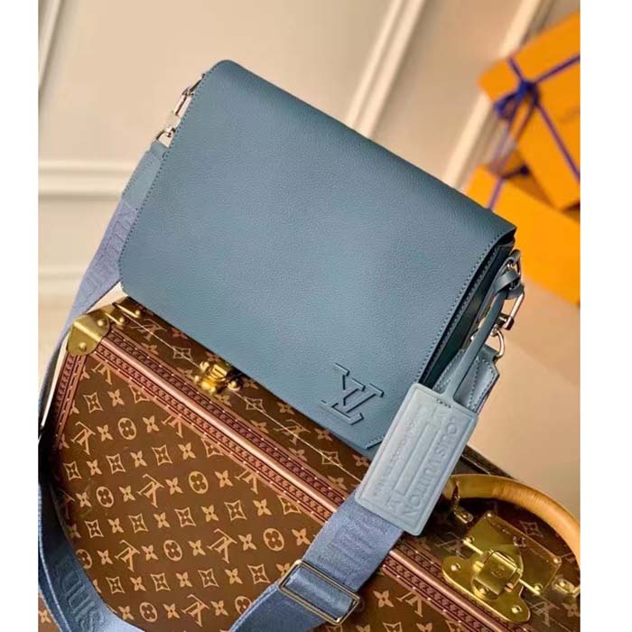 Louis Vuitton Calfskin Aerogram Takeoff Messenger Bag (SHF-QgVacu