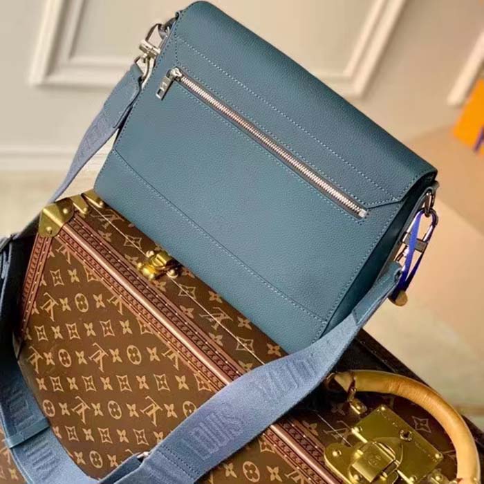 Louis Vuitton Blue Cowhide Aerogram Takeoff Messenger