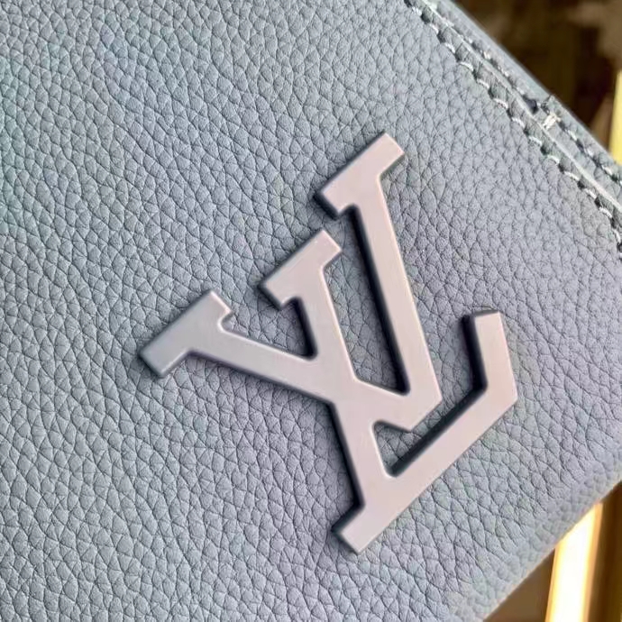 Louis Vuitton Blue Cowhide Aerogram Takeoff Messenger