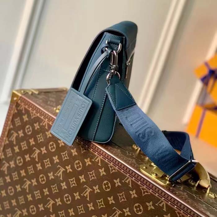 Louis Vuitton Takeoff Messenger Navy autres Cuirs