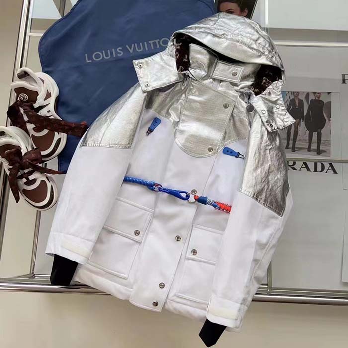 Louis Vuitton Women LV Electric Accent Ski Jacket Optical White Regular Fit (4)