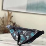 Louis Vuitton LV Unisex Discovery Bumbag Graffiti Green Monogram Coated Canvas Cowhide - Imagen 3