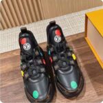 Louis Vuitton Unisex LV x YK Archlight Sneaker Black Calf Leather Oversized Rubber Outsole - immagine 4