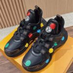 Louis Vuitton Unisex LV x YK Archlight Sneaker Black Calf Leather Oversized Rubber Outsole - immagine 5