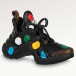 Louis Vuitton Unisex LV x YK Archlight Sneaker in pelle di vitello nera con suola in gomma oversize