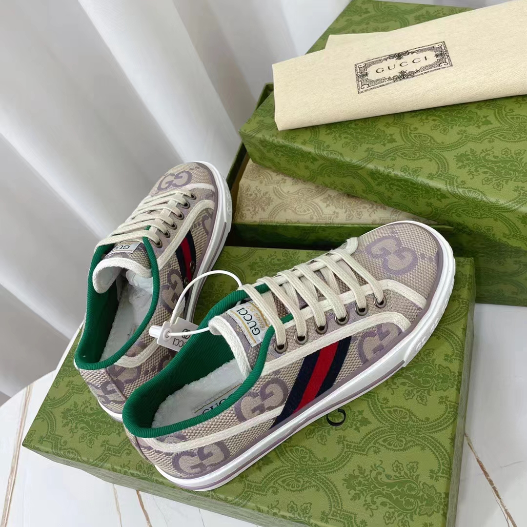 Louis Vuitton LV Unisex Tennis 1977 Jumbo GG Sneaker Beige Lilac Jumbo GG Canvas