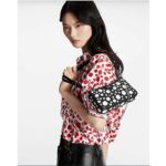 Louis Vuitton LV Women Easy Pouch On Strap Black White Embossed Grained Monogram Cowhide - Bild 12