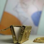 Louis Vuitton LV Women Petite Malle Handbag Metallise Golden Hour Brilliant Alligator Leather – Bild 6