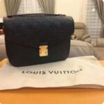 Louis Vuitton LV Women Pochette Métis Bag Black Monogram Grained Cowhide Leather – Bild 5