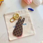 Louis Vuitton Unisex LV Bunny Key Holder Brown Pink Leather Canvas Mink - immagine 8