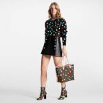 Louis Vuitton Unisex LVxYK Neverfull MM Tote Monogram Coated Canvas 3D Painted Dots Print - immagine 12