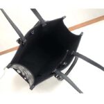 Louis Vuitton Unisex LVxYK OnTheGo MM Black White Embossed Grained Monogram Empreinte Cowhide - Imagen 7