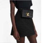 Louis Vuitton Women LV Twist Belt Chain Pouch Black Epi Grained Cowhide Leather - Imagen 13