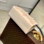 Louis Vuitton Women OnTheGo MM Tote Pink Embossed Supple Grained Cowhide Leather - immagine 5