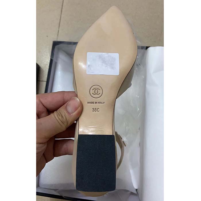 Chanel Women CC Sandals Calfskin Black White Gold Tone Metal Logo (3)